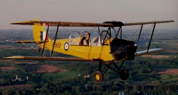 RAF dvojplošník Tiger Moth