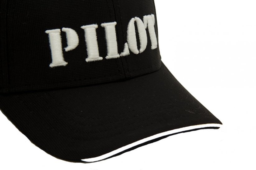 Čepice s motivem PILOT